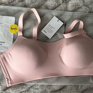 Knix -Soft Pink Seamless Bra (XL)- One&Only Scoop